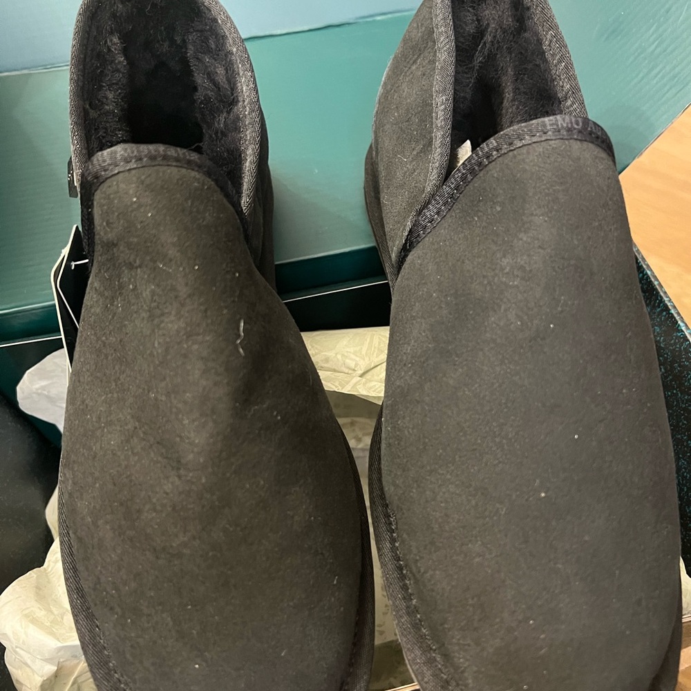 Emu Australia Black Slippers Suede Slip-On Comfort
